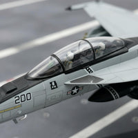 Detachable Landing Gear 1/72 Scale F/A-18F Model Highly Detailed F/A-18F Super Hornet Model Includes Display Represent Collectors Enthusiasts, Desk Decoration