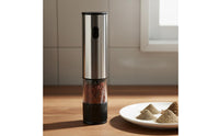 Adjustable Coarseness Electric Pepper Grinder Single-Hand Operation Automatic Seasoning and Pepper Grinder Transparent Chamber Kitchen Appliance Rechargeable for Barbecue