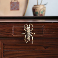 Decorative Grasshopper Drawer Pull Compact Furniture Knob Vintage-Inspired Brass Cabinet Handle Sculpted for Cabinets, Drawers, Wardrobes