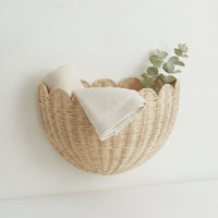 Half-Round Scalloped Wall Basket Space-Saving Wall-Mounted Storage Basket Decorative Rustic for Entryway