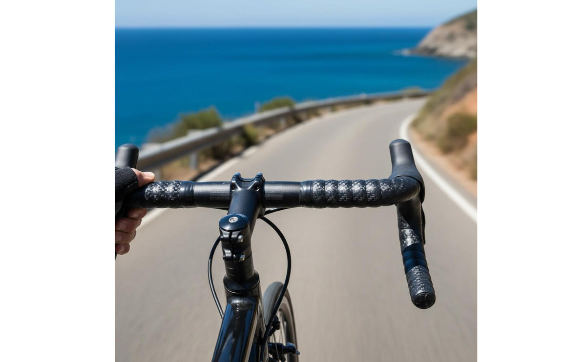 Anti-Slip Road Bike Bar Tape Shock Absorbing Carbon Fiber Pattern Bar Wrap Wear-Resistant Cycle Handlebar Tape for Cyclists