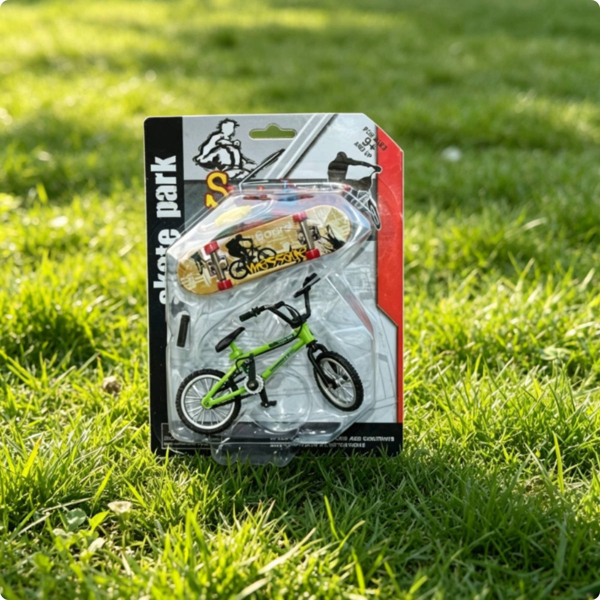 Blister Card Toy Set Realistic Model Finger Skateboard Toy Desk Decor