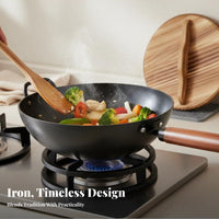 Uncoated Iron Pan Long-Lasting Traditional Iron Wok Hand Crafted Cooking Pan Works on All Stovetops 24cm Small Wok Anti-Scald