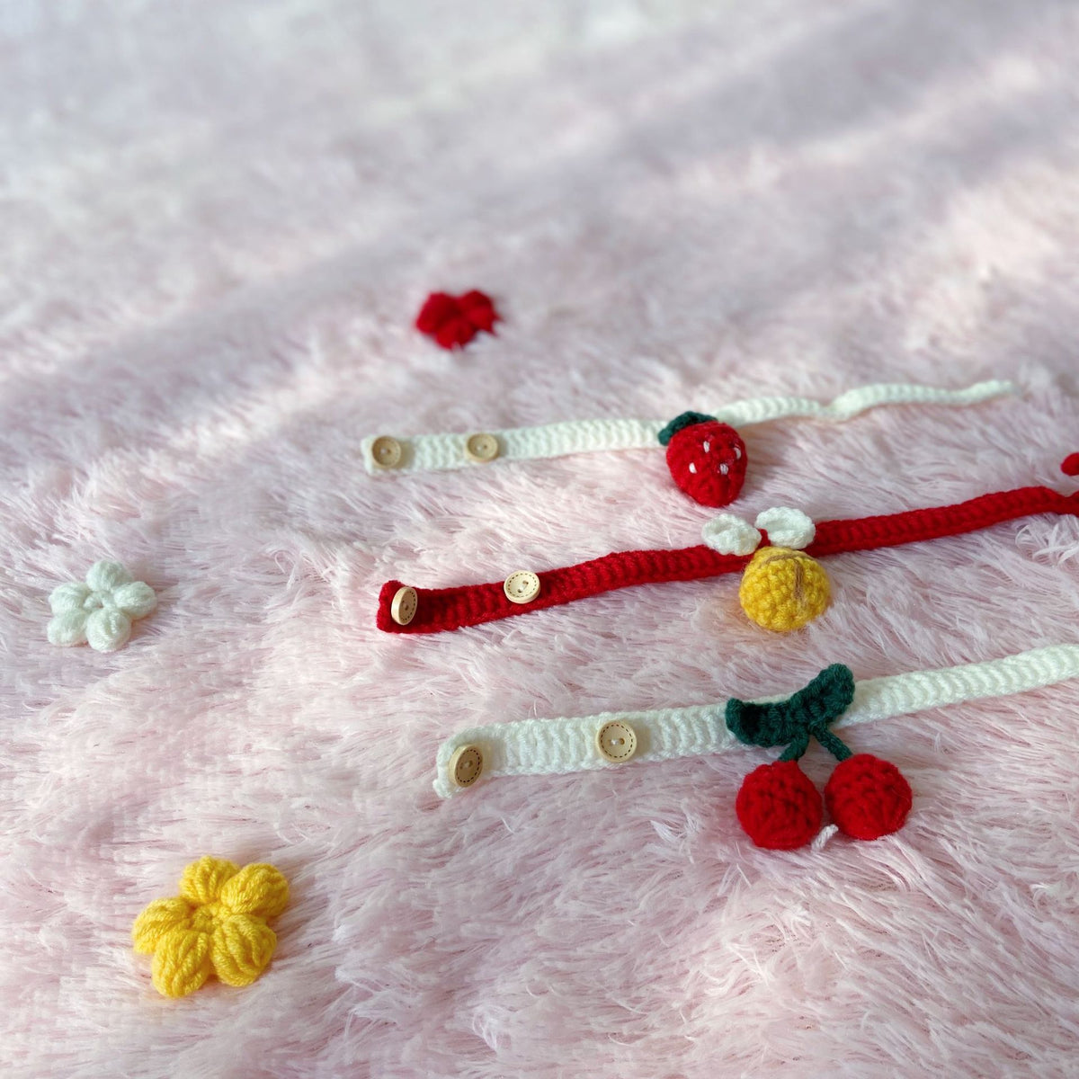 Hand-Woven Pet Collar Necklace for Cats and Small Dogs, Cute Floral Design