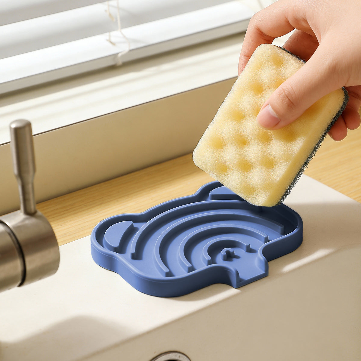 Silicone Soap Dish with Drainage for Bathroom and Travel, Portable Soap Holder Tray