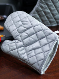 Heat Resistant Oven Mitts, Thickened Silver Cotton Baking Gloves for Microwave and Oven, 2-Pack