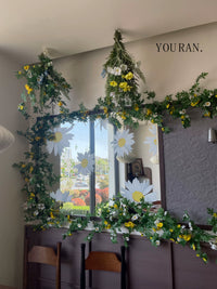 Artificial Chamomile Flower Vine Garland for Indoor Ceiling Decoration, Wedding Decor, and Privacy Screen