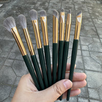 8-Piece Soft Lightweight Multifunctional Eyeshadow Brush Set with Portable Travel Bag
