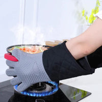 Silicone Heat Resistant Oven Mitts with Cotton Lining for Kitchen Baking and Grilling