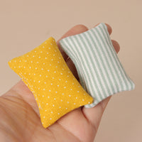 Miniature Dollhouse Rug & Pillow Set for BJD Dolls - Living Room Bedroom Decor