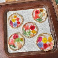 Retro Dried Flower Resin Pendant for DIY Jewelry Making