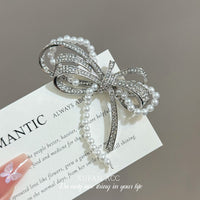 Sparkling Dragonfly Cat Brooch for Suits and Outfits, Fashionable Lightweight Luxury Pin