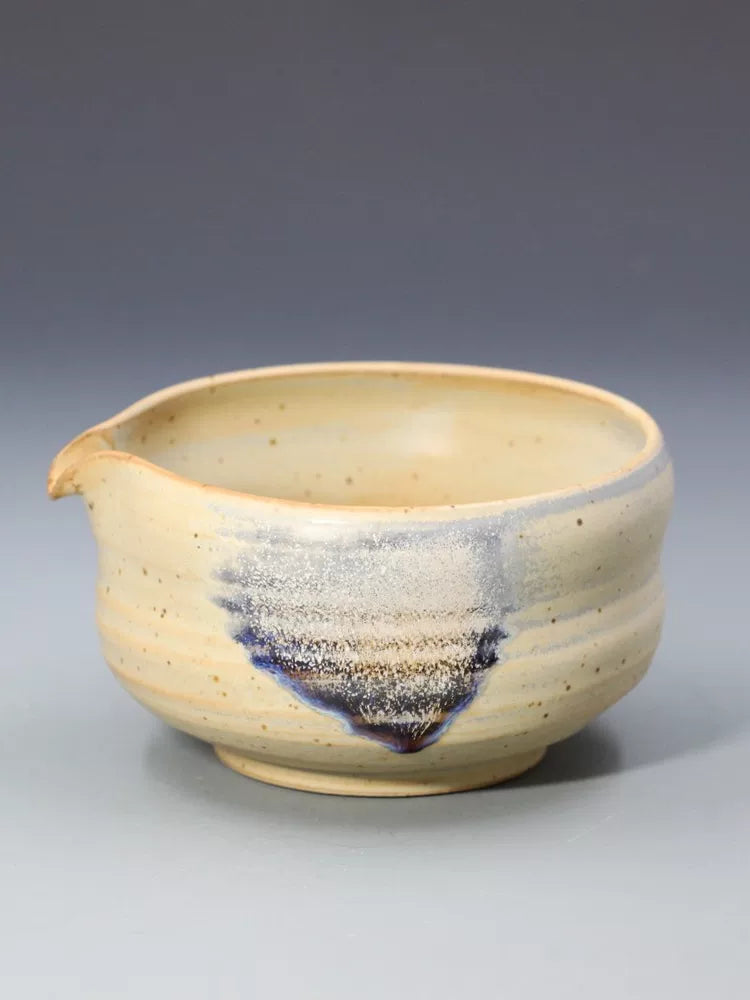 Japanese Style Matcha Bowl with Spout, Ceramic Glazed Tea Bowl for Whipping Matcha Latte, 350ml