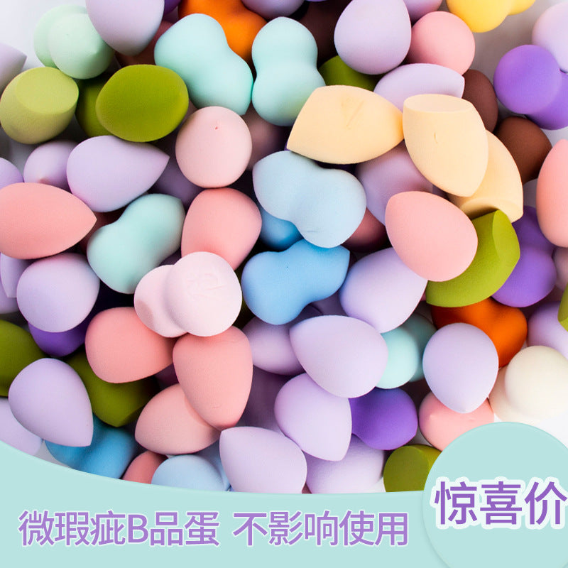 Soft Makeup Sponge Blender for Wet and Dry Use - Flawless Foundation Application