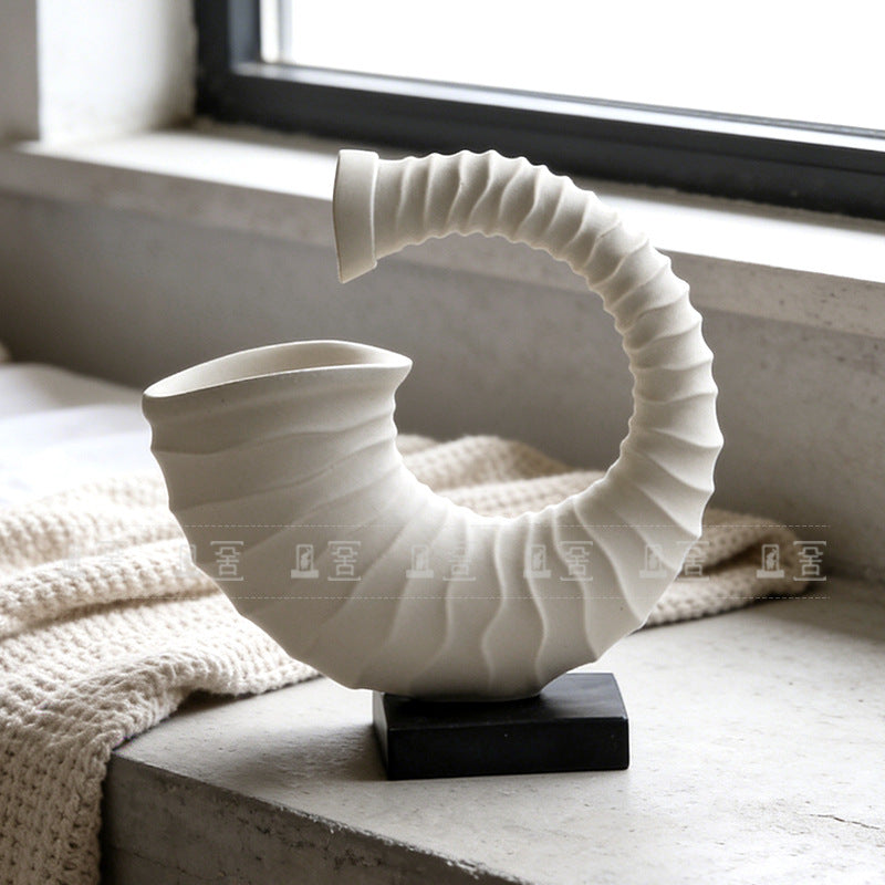 Modern Wabi-Sabi Conch Horn Art Ornament for Living Room Study Decor