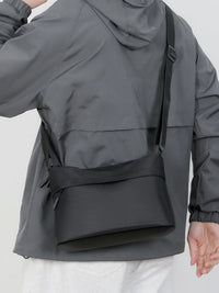 Men's Lightweight Nylon Crossbody Bag Casual Fashion Shoulder Bag for Travel and Daily Use