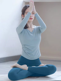 Women's Long Sleeve Seamless Yoga Set for Pilates & Training