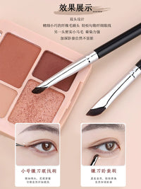 Dual-Ended Eyeliner Smudge Brush with Pony Hair for Eyeshadow and Under-Eye Makeup
