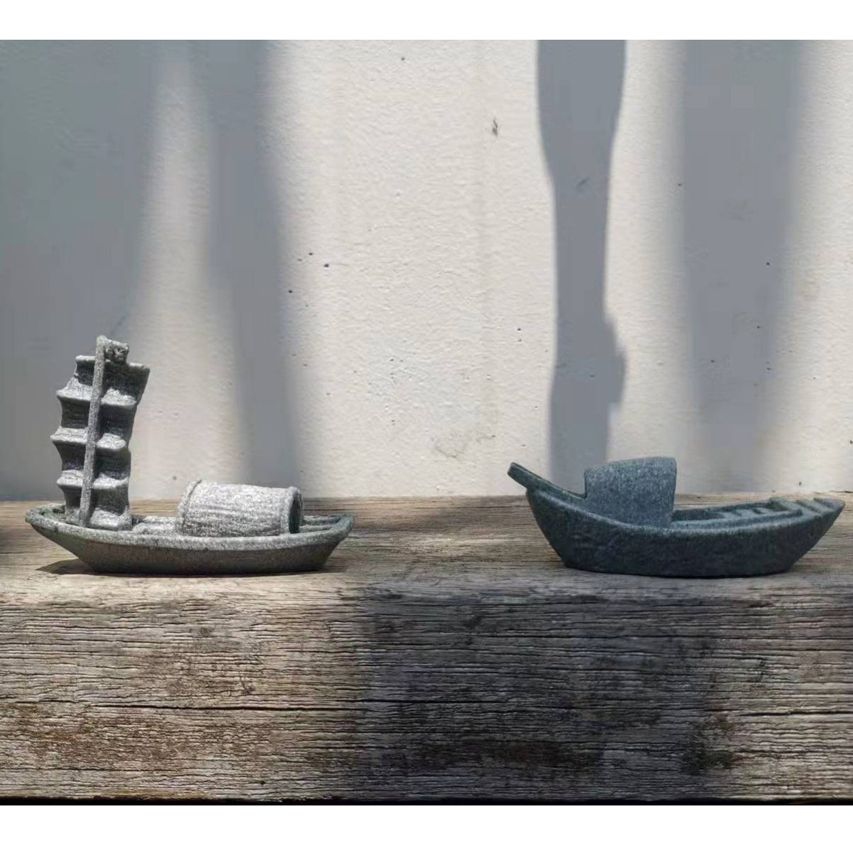 Miniature Simulation Boat for Aquarium and Garden Landscape Decoration