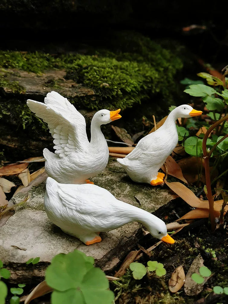 Outdoor Garden Pond Decor Drinking Duck Goose Figurines Patio Balcony Ornament