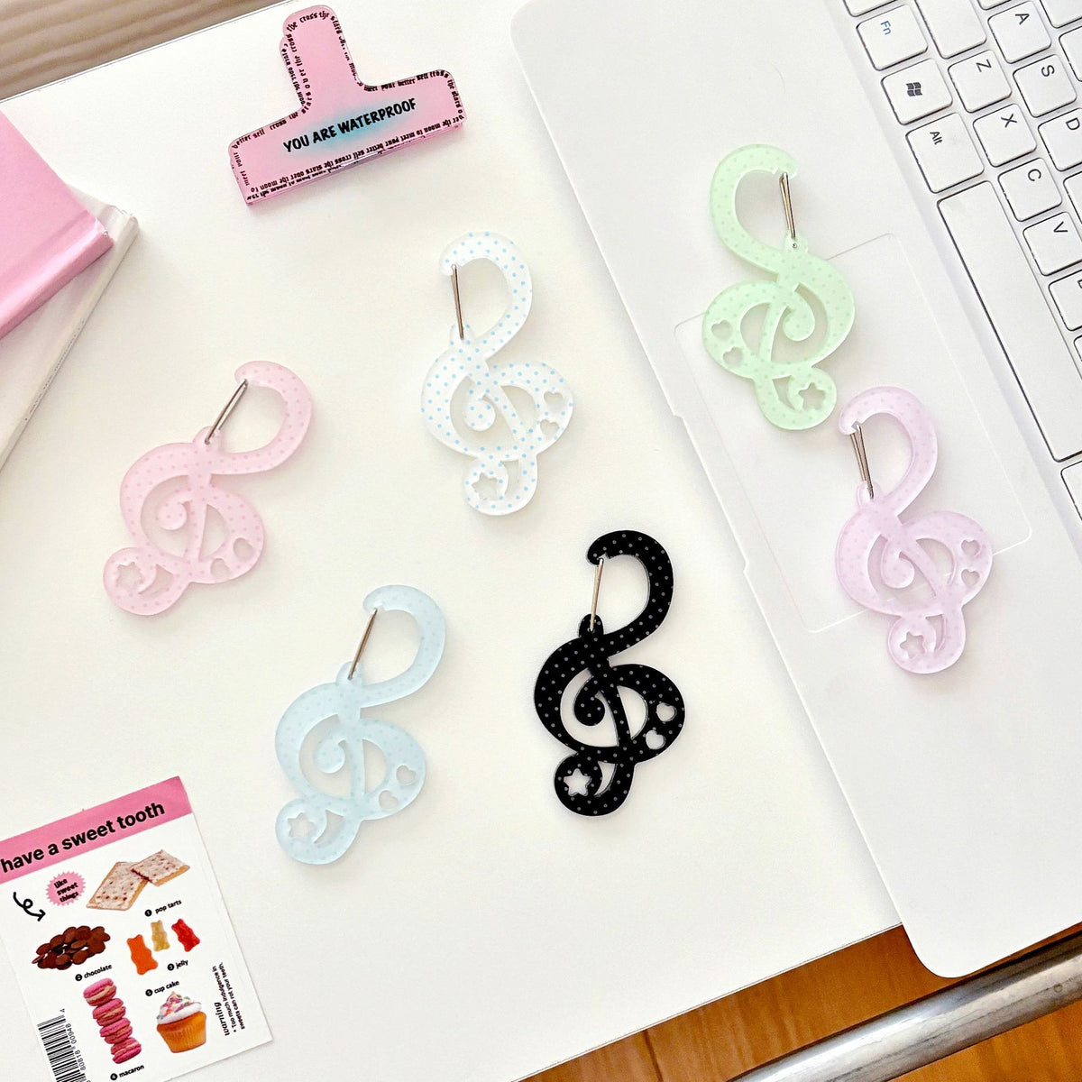 Original Polka Dot Wing Star Carabiner Acrylic Keychain for Bags