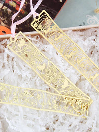 Creative Gold-Plated Hollow Carved Metal Bookmark with Cherry Blossom Design, Vintage Style Gift