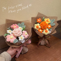 Handmade Knitted Flower Bouquet Artificial Everlasting Flower Gift Box for Birthdays and Graduations