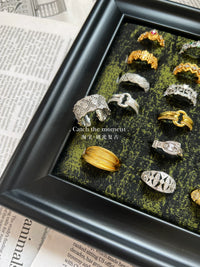 Solid Wood Ring Display Tray for Jewelry Exhibition and Photography