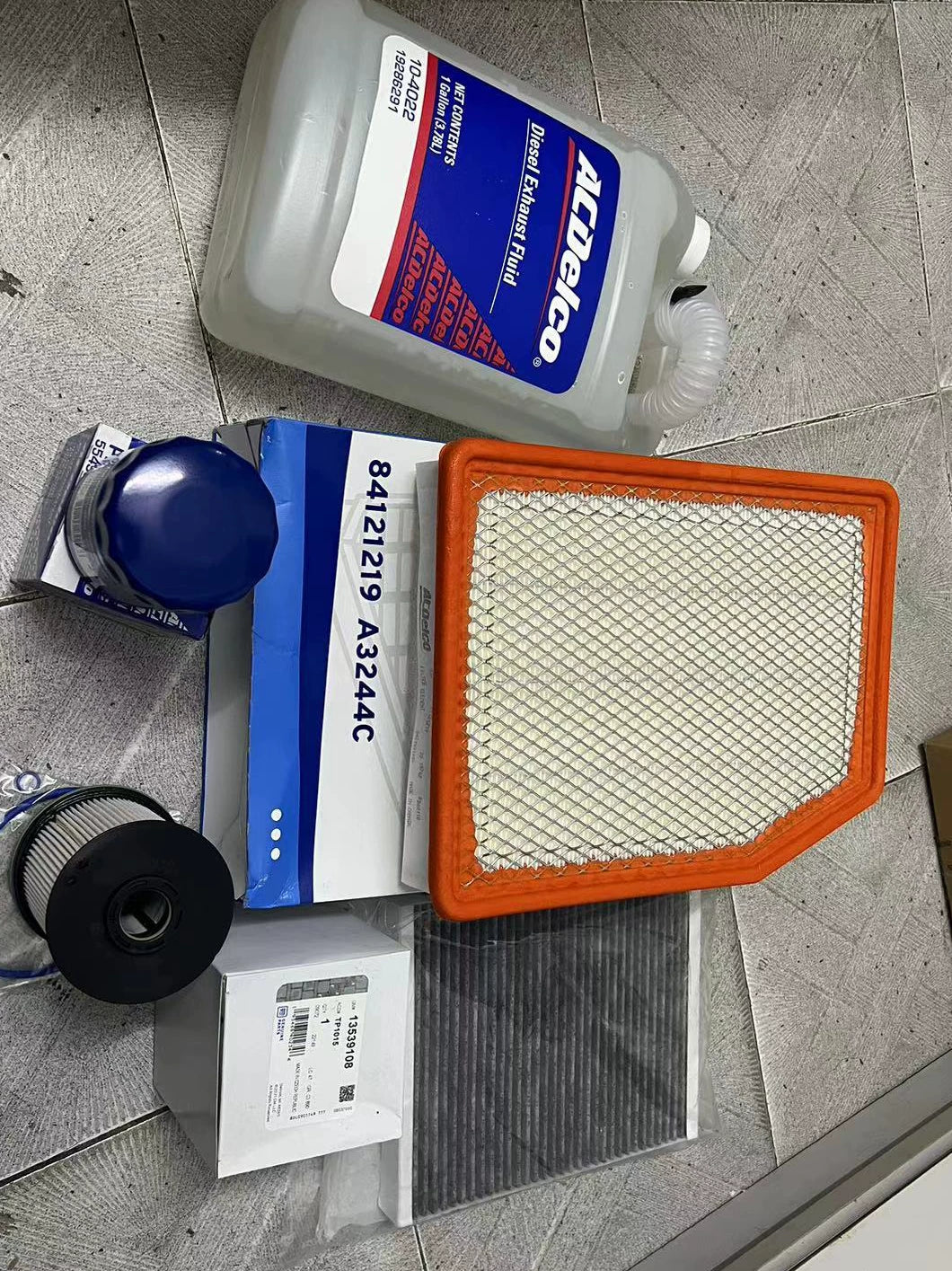 Cadillac Escalade Engine Oil, Air, Cabin, and Fuel Filter Set