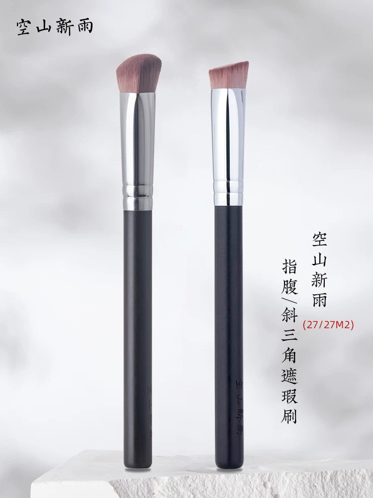 Angled Highlight & Concealer Brush for Flawless Makeup Application