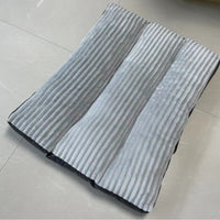 Washable Pet Bed for Dogs and Cats - Warm Sleeping Mat for Large Dogs