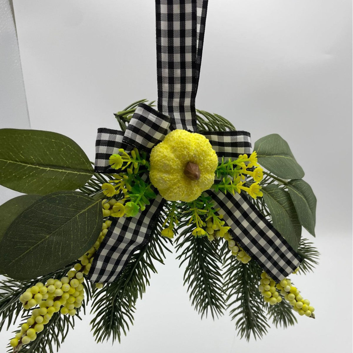 Artificial Sunflower Wreath for Spring Summer Decor - Green Plant Garland for Home Wall Door Hanging