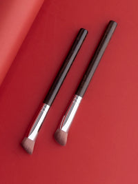 Angled Highlight & Concealer Brush for Flawless Makeup Application