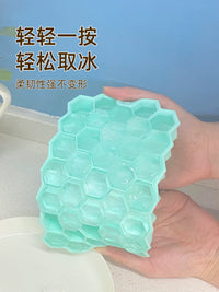 Silicone Honeycomb Ice Cube Tray with Lid for Freezer, Homemade Ice Cube Mold, Food-Grade Ice Maker