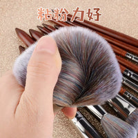 Professional Wooden Handle Makeup Brush Set with Soft Synthetic Bristles for Beginners
