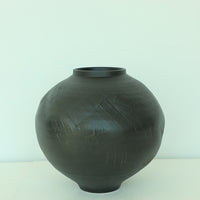 Danish Style Ceramic Wabi-Sabi Vase for Flower Arrangement, Japanese Minimalist Retro Decorative Moon Jar