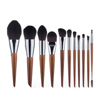 Professional Wooden Handle Makeup Brush Set with Soft Synthetic Bristles for Beginners