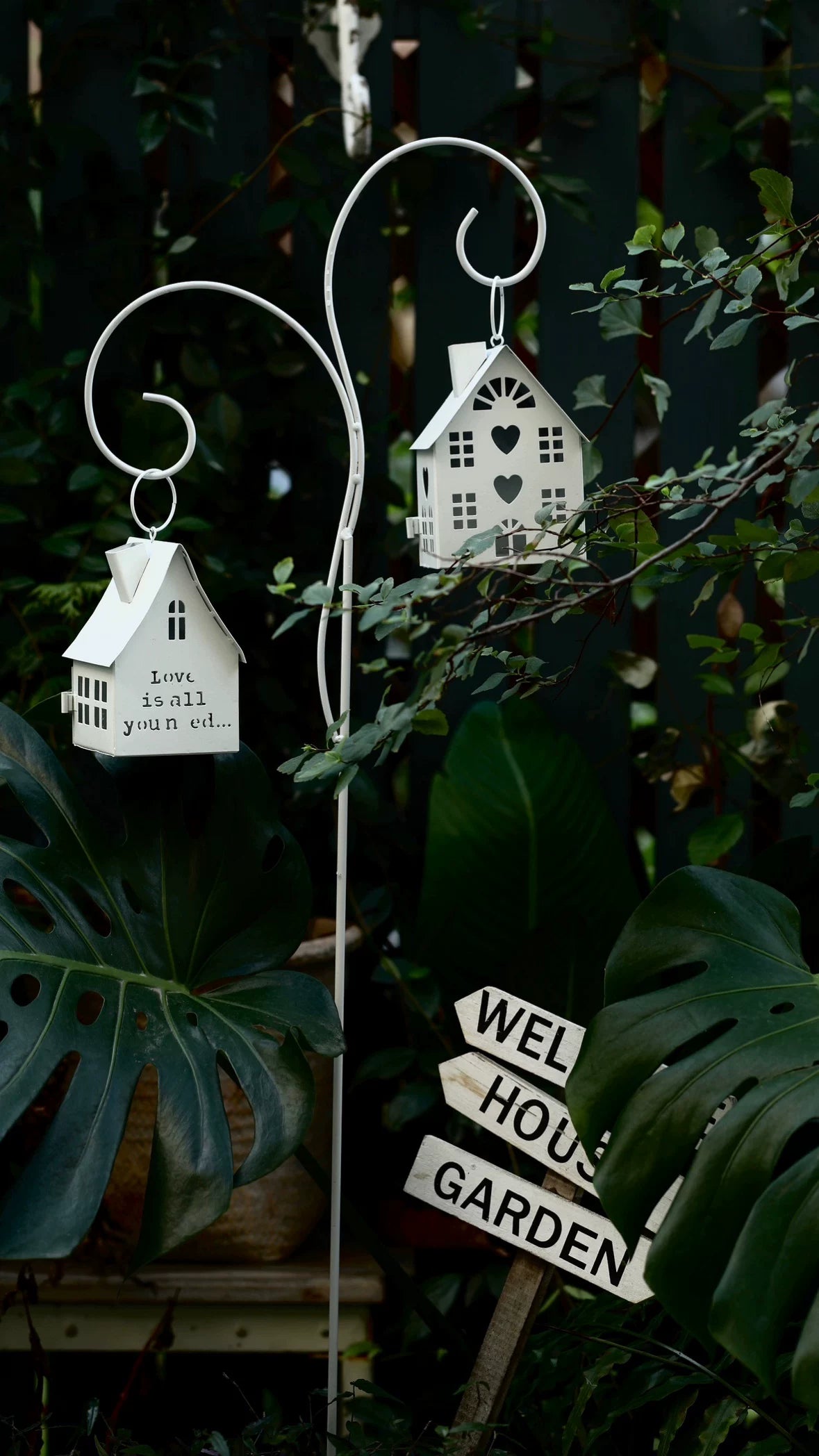 Iron Art Garden Flower Insert Garden Tin White Small House Hook Ground Plug Night Light Decoration Balcony Courtyard Ornament