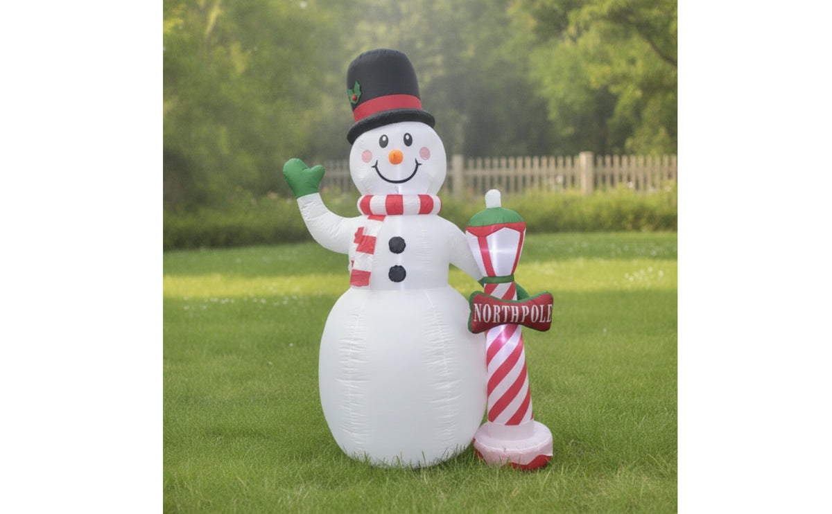 Outdoor Inflatable Yard Decoration Freestanding Inflatable Figure Christmas Holiday for Garden