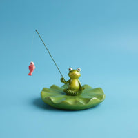 Fishing Frog Figurine Handcrafted Look Buoyant Frog Statue Resin Pond Floater for Carp Tank, Patio