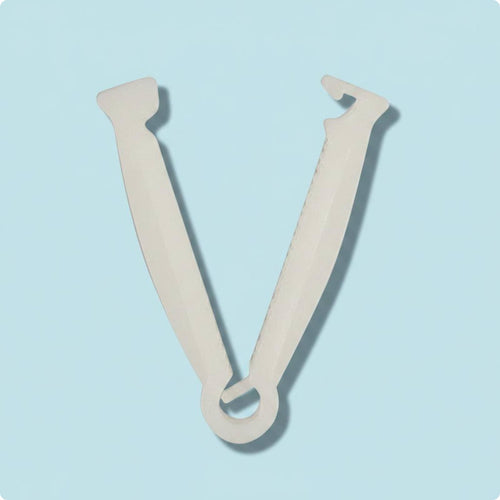 100 Pieces Piglet Umbilical Cord Clamp Newborn Livestock Cord Bander