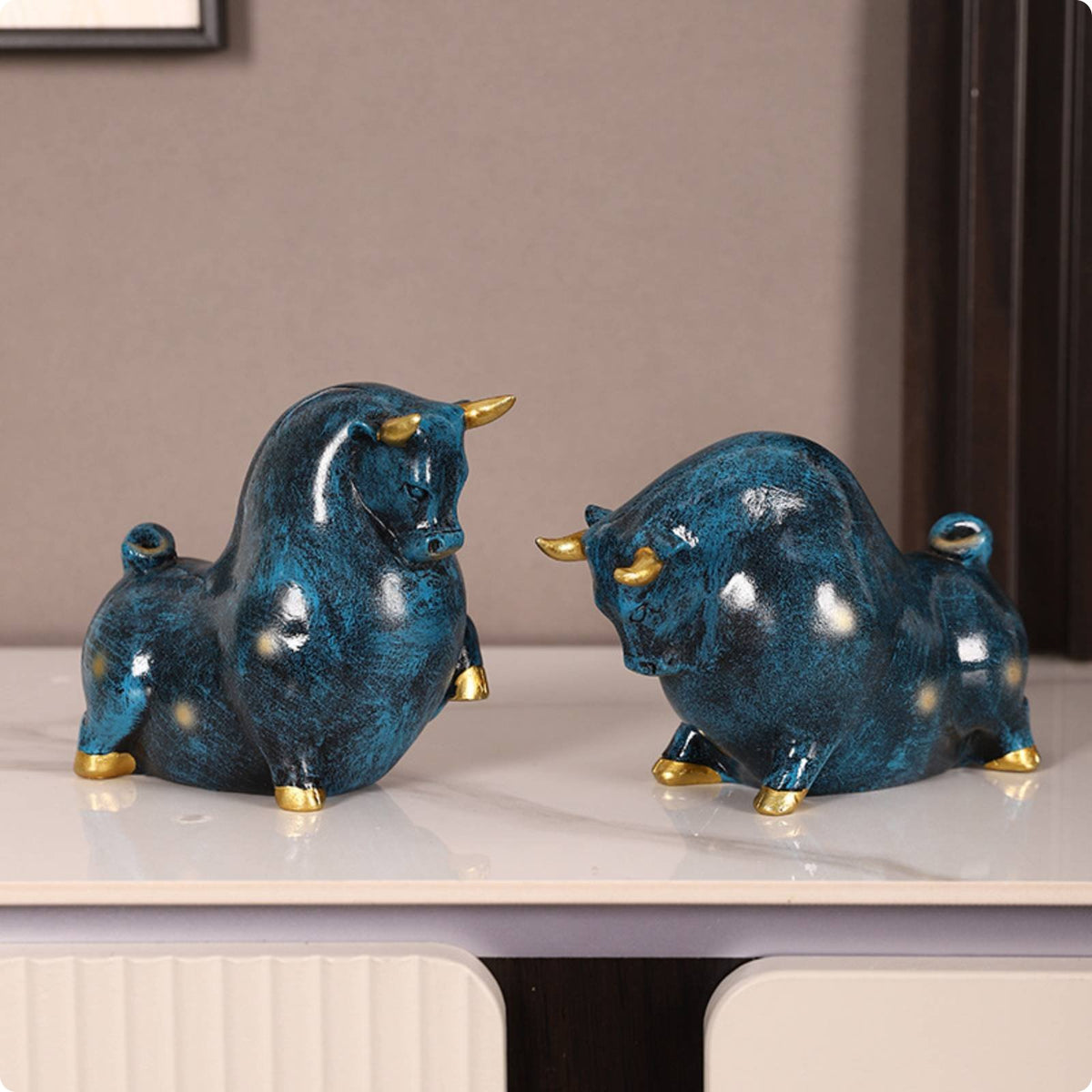 2 Pieces Bull Statue Housewarming Gift Bull Figurine Wealth Symbol for Bookshelf