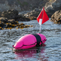 High-Visibility Inflatable Buoy with Flag Streamlined Dive Buoy with Flag Bright Inflatable Marker Buoy Reflective for Divers, Snorkelers, Spearfishers, Snorkeling, Open-Water