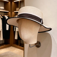 Wall-Mounted Mannequin Head Metal Arm Wall-Attached Mannequin Head Space Saving
