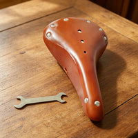 Vintage Leather Bike Saddle Universal Fit Retro Bovine Leather Cycle Seat Ergonomic Shape Classic Cycle Saddle