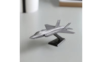 3D-Printed Fighter Jet Model Shiny Fighter Jet Model with Stand Lightweight Desk Sculpture Desktop for Aviation Enthusiasts, Collectors, Office, Study, Gaming Room