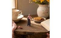 1/64 Scale Figure Cityscape Miniature Woman with Cap Standing Figurine Realistic Female Figurine Collectible for Hobbyists