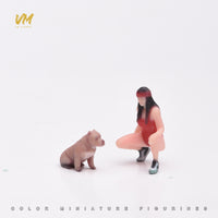 VM 1:64微缩蹲姿运动女性人偶宠物小狗 户外生活场景小人动物模型