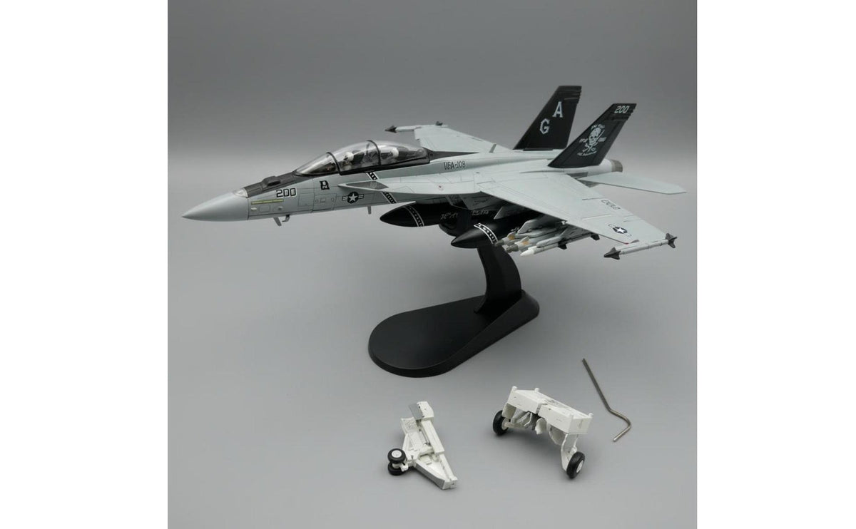 Detachable Landing Gear 1/72 Scale F/A-18F Model Highly Detailed F/A-18F Super Hornet Model Includes Display Represent Collectors Enthusiasts, Desk Decoration