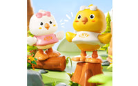 Interactive Wind-up Chick with Bow Novelty Wind-up Chick Toy Cute Jumping Chicken Portable for Toddlers, Party Favors